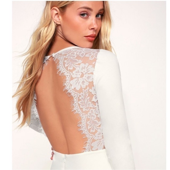 Lulu’s FELICITY WHITE BACKLESS LACE SKATER DRESS M NWT - Picture 1 of 10